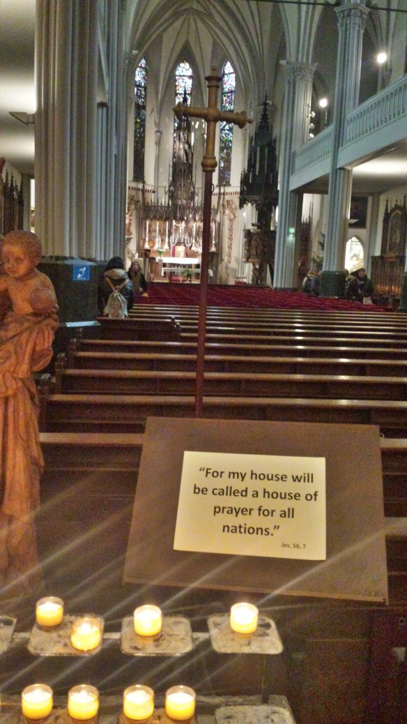 Gebedshuis voor alle volken (Jesaja 56:7 en Marcus 11:17), St. Nicolaas-parochie Kalverstraat te Amsterdam